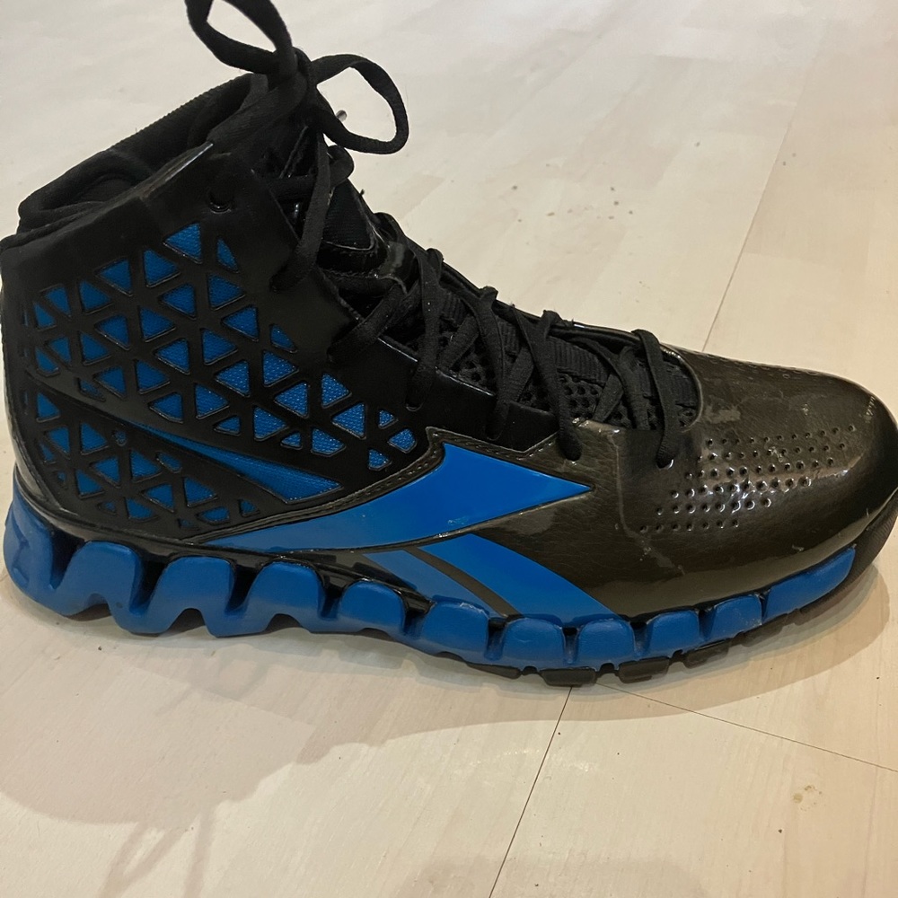 Reebok sport shoes, sz 8 1/2 men’s, black and cobalt blue, never worn!